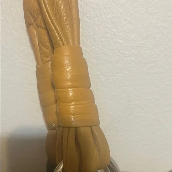 B makowski Elegant mustard yellow Leather Tote Bag - Picture 7 of 16